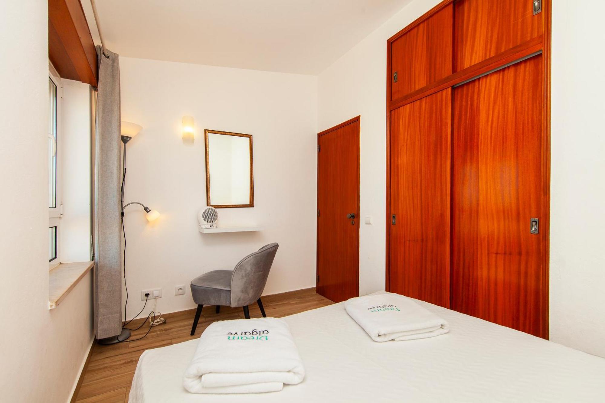 A38 - Rising Sun Top-Floor Flat Lagos Luaran gambar